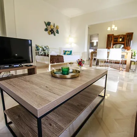 Stefania's Ано-Волос